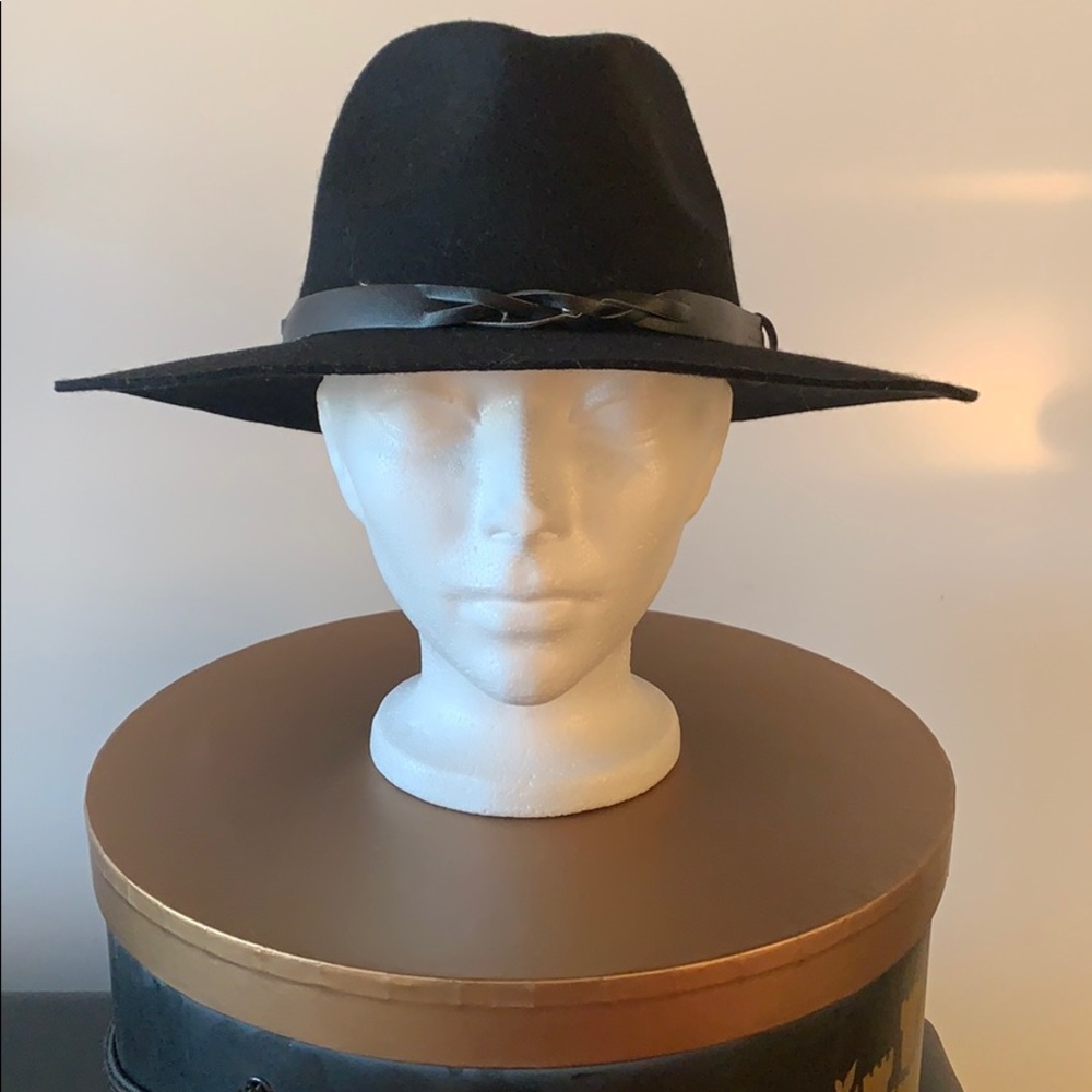 Black wool hat
